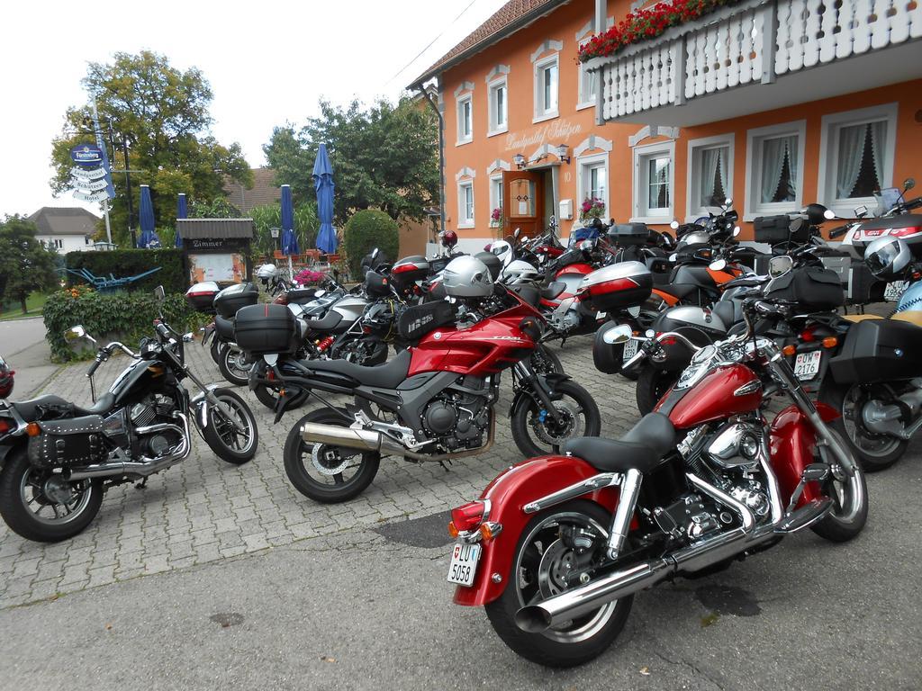 ホテルLandgasthof Schutzen Tengen エクステリア 写真